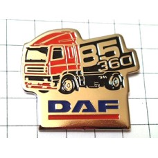 ピンバッジ・赤いトラックＤＡＦ大型車オランダ