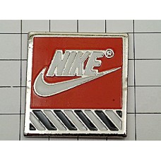 ピンバッジ・ナイキのマークNIKE