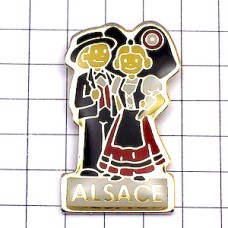 ピンバッジ・アルザス民族衣装の女の子男の子 ALSACIENNE ALSACE FRANCE