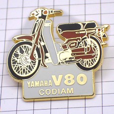 ピンバッジ・ヤマハのバイク二輪V80