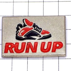 ピンバッジ・ランニングシューズ靴 RUN-UP SHOES