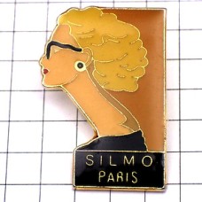 ピンバッジ・サングラスの女の子 SILMO