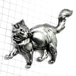 ピンバッジ・猫ネコ銀色ピューター製 PEWTER