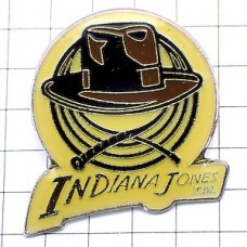 ピンバッジ・映画『インディージョーンズ』帽子と鞭 INDIANA-JONES FOUET