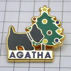 ピンバッジ・アガタのテリア黒犬とクリスマスツリー AGATHA