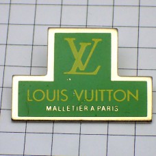 ピンバッジ・ルイヴィトンLV緑 LOUIS-VUITTON PARIS FRANCE