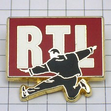 ピンバッジ・ダンス少年ＲＴＬラジオ局 RTL RADIO FRANCE