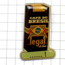 ピンバッジ・ブラジル国旗コーヒー袋オウム鳥 CAFE LEGAL