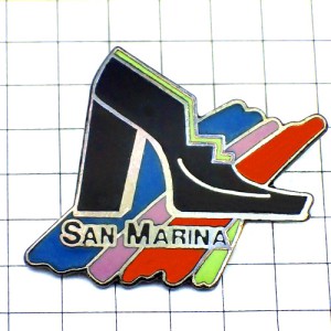 ピンバッジ・黒いハイヒール靴 SAN-MARINA