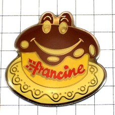 ピンバッジ・笑顔のチョコレートケーキ菓子 FRANCINE