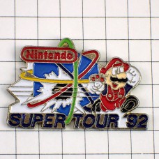 ピンバッジ・スーパーマリオ茸キノコ任天堂 NINTENDO SUPER-TOUR 1992