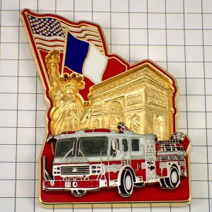 ピンバッジ・消防車フランス自由の女神や凱旋門アメリカ国旗 NEW-YORK USA PARIS FRANCE FLAG STATUE-OF-LIBERTY ARC-DE-TRIOMPHE