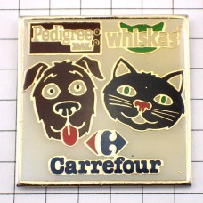 ピンバッジ・茶色い犬と黒猫カルフール店