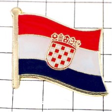 ピンバッジ・NEW!クロアチア国旗デラックス薄型キャッチ付き市松模様紋章 CROATIA FLAG ZASTAVA CROATIE