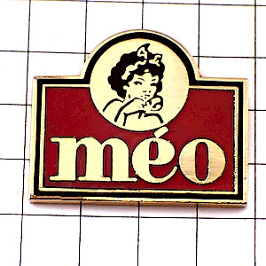 ピンバッジ・コーヒーを飲む女の子 CAFE-MEO FRANCE