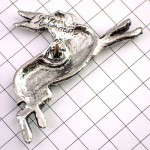 ピンバッジ・銀色のウサギ兎ピューター製 PEWTER SILVER RABBIT A-R-BROWN