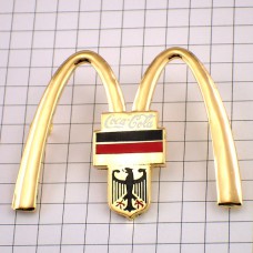 ピンバッジ・マクドナルドＭドイツ国旗イーグル紋章コカコーラ金色