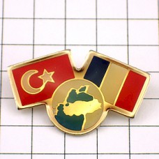 ピンバッジ・トルコとフランス国旗トルコ地図