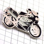 ピンバッジ・スズキ黒いバイク二輪オートバイ SUZUKI