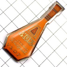 ピンバッジ・コニャック酒瓶 COGNAC BISQUIT FRANCE