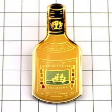 ピンバッジ・ウイスキー酒瓶ヨット帆船 WHISKY PECHE YACHING