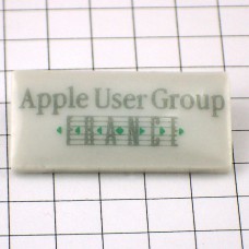 ピンバッジ・アップル社コンピュータ陶磁器製 APPLE USER-GROUP-FRANCE