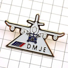 ピンバッジ・エールフランス航空の飛行機と車 DMJE AIR-FRANCE FRANCE