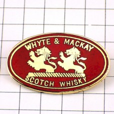 ピンバッジ・スコッチウイスキー酒ホワイトマッケイ赤い円  WHYTE&MACKAY WHISKY SCOTLAND