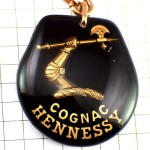 キーホルダー・ヘネシー酒コニャック中世の騎士の斧ブルボン社製 COGNAC-HENNESSY