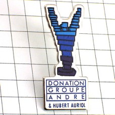 お買得ピンバッジ.GROUPE-ANDRE VICTORY HUBERT-AURIOL