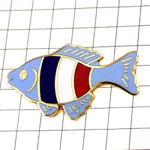 ピンバッジ・魚トリコロール水色フランス国旗