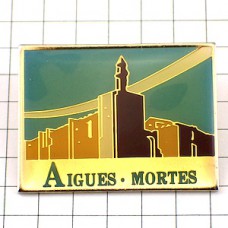 ピンバッジ・エーグモルト町カマルグお城 AIGUES-MORTES CAMARGUE FRANCE