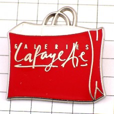 ピンバッジ・ギャラリーラファイエット赤のバッグ紙袋 GALERIES-LAFAYETTE PARIS