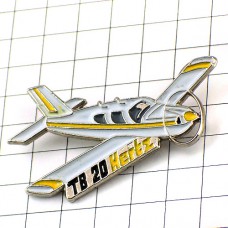 ピンバッジ・小型飛行機ハーツTB20