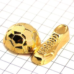 ピンバッジ・金色サッカー靴とボール球