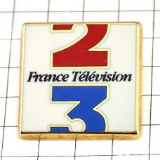 ピンバッジ・フランス国営テレビ２と３数字