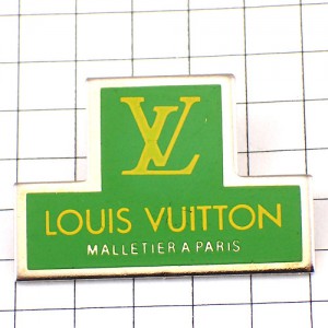 ピンバッジ・ルイヴィトンLV緑 LOUIS-VUITTON PARIS FRANCE