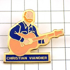 ピンバッジ・アコースティックギター髭の歌手ミュージシャン音楽 CHRISTIAN-VIANDIER GUITAR FRANCE