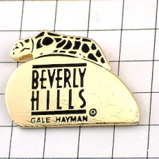 ピンバッジ・ビバリーヒルズ香水ゲイルヘイマン豹 BEVERLY-HILLS GAYLE-HAYMAN