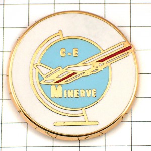 ピンバッジ・飛行機ミネルヴ航空と地球儀 MINERVE