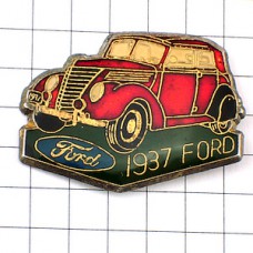 ピンバッジ・フォード赤い車1937年