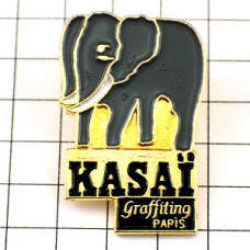 ピンバッジ・灰色のゾウ象 KASAI GRAFFITING PARIS