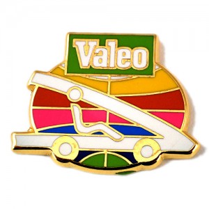 ピンバッジ・ヴァレオ車に乗る人 VALEO FRANCE