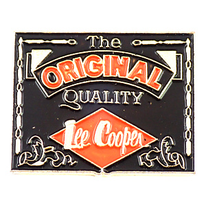 ピンバッジ・ジーンズ服リークーパー黒い四角 LEE-COOPER JEANS ENGLAND