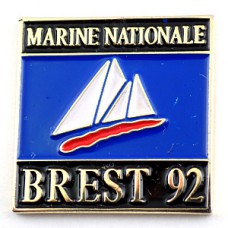 ピンバッジ・ブレスト港ボートヨット帆船 MARINE-NATIONALE BREST FRANCE