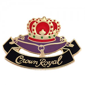 ピンバッジ・クラウンローヤル赤い王冠ウイスキー酒 CROWN-ROYAL WHISKY