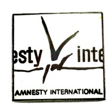 ピンバッジ・アムネスティインターナショナル白い四角 AMNESTY-INTERNATIONAL