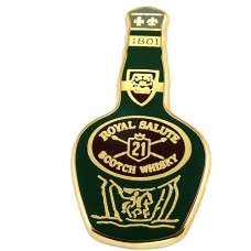 ピンバッジ・ロイヤルサルート21年スコッチウイスキー酒瓶 CHIVAS ROYAL-SALUTE SCOTLAND SCOTCH WHISKY