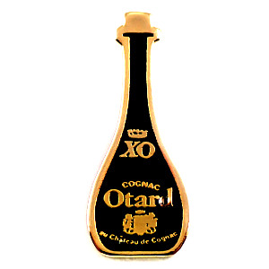 ピンバッジ・オタールのコニャック酒瓶 COGNAC-OTARD FRANCE