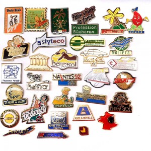 フランス ピンズ 雑貨 ヴィンテージ ピンバッジまとめて30個セット まとめ売り 大量 フレンチ ビンテージ 広告 女の子コーヒー車ディスコスター自転車など